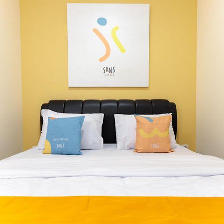 Sans Hotel Kelapa Gading Джакарта Екстериор снимка
