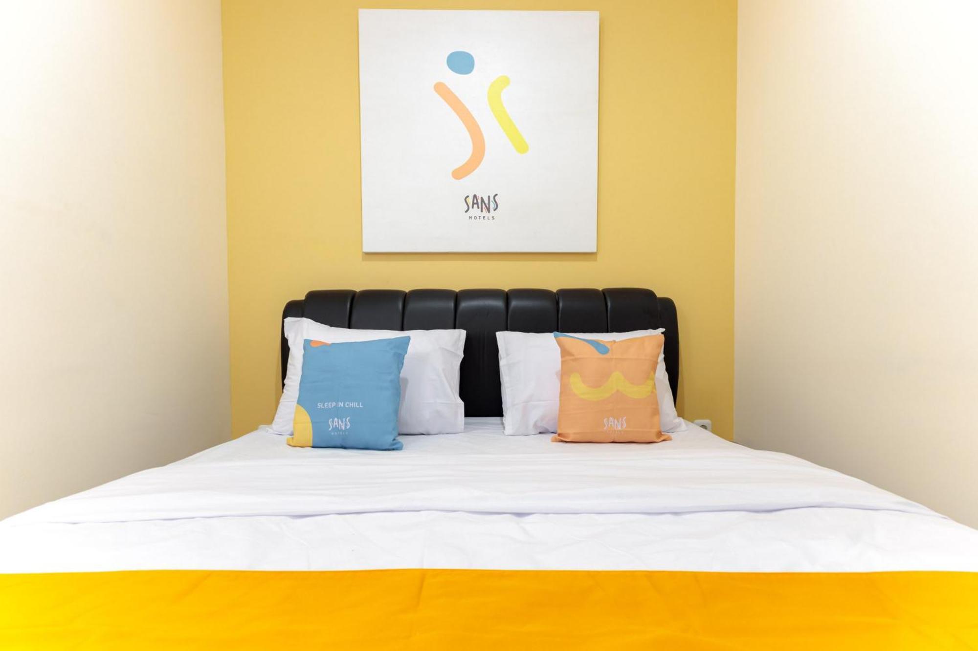 Sans Hotel Kelapa Gading Джакарта Екстериор снимка