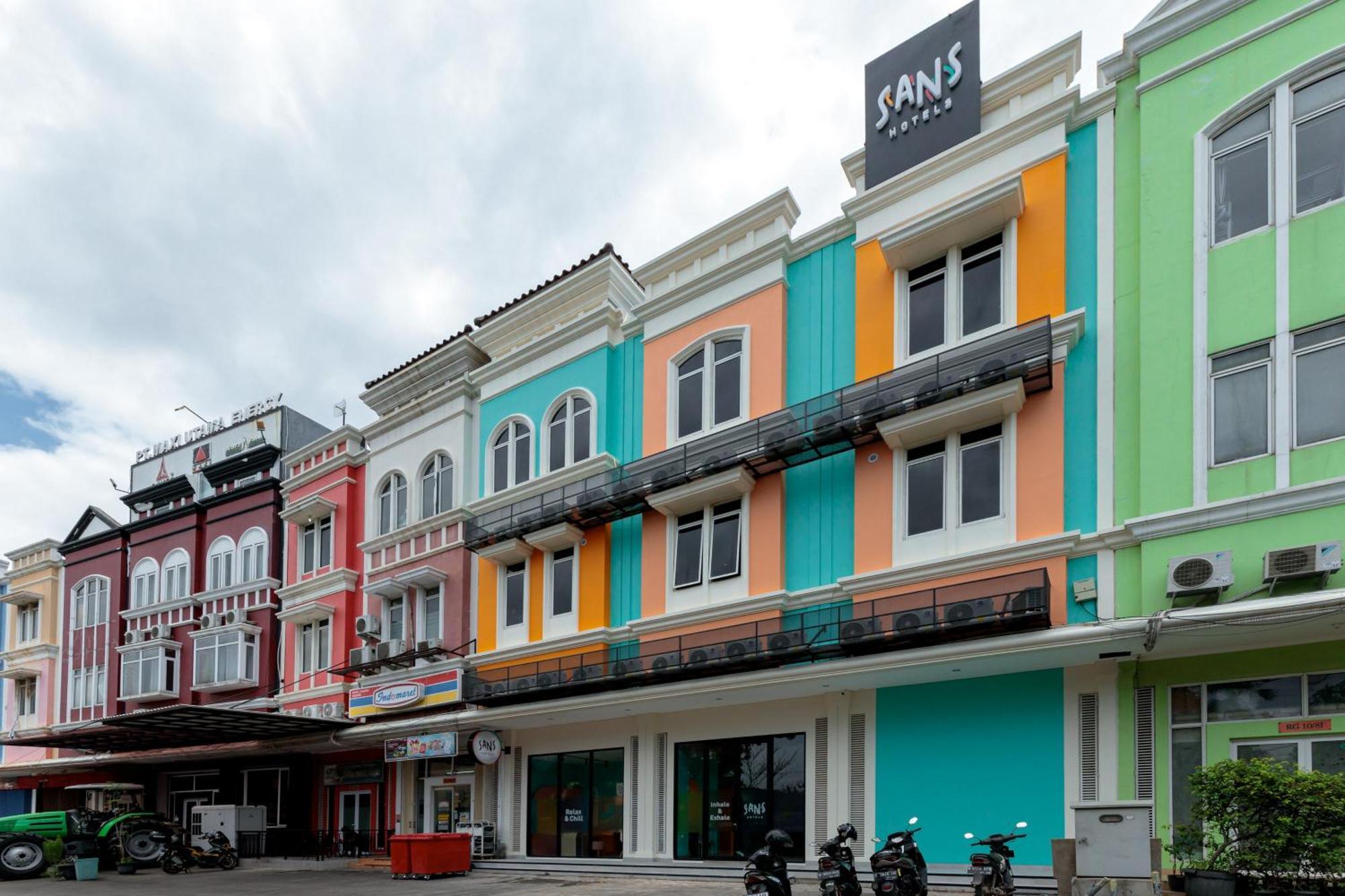 Sans Hotel Kelapa Gading Джакарта Екстериор снимка