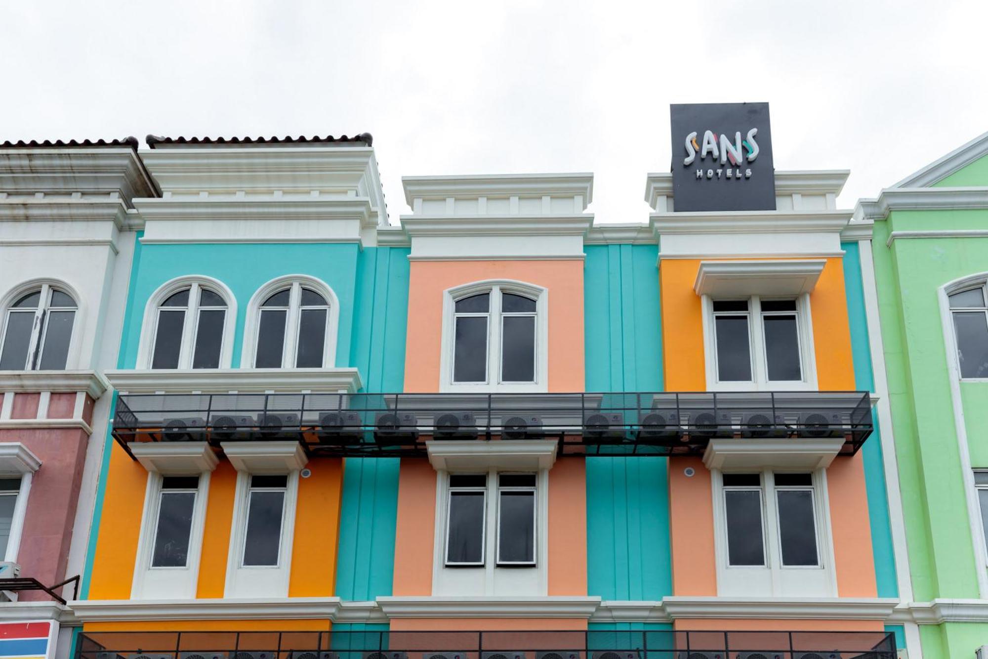 Sans Hotel Kelapa Gading Джакарта Екстериор снимка