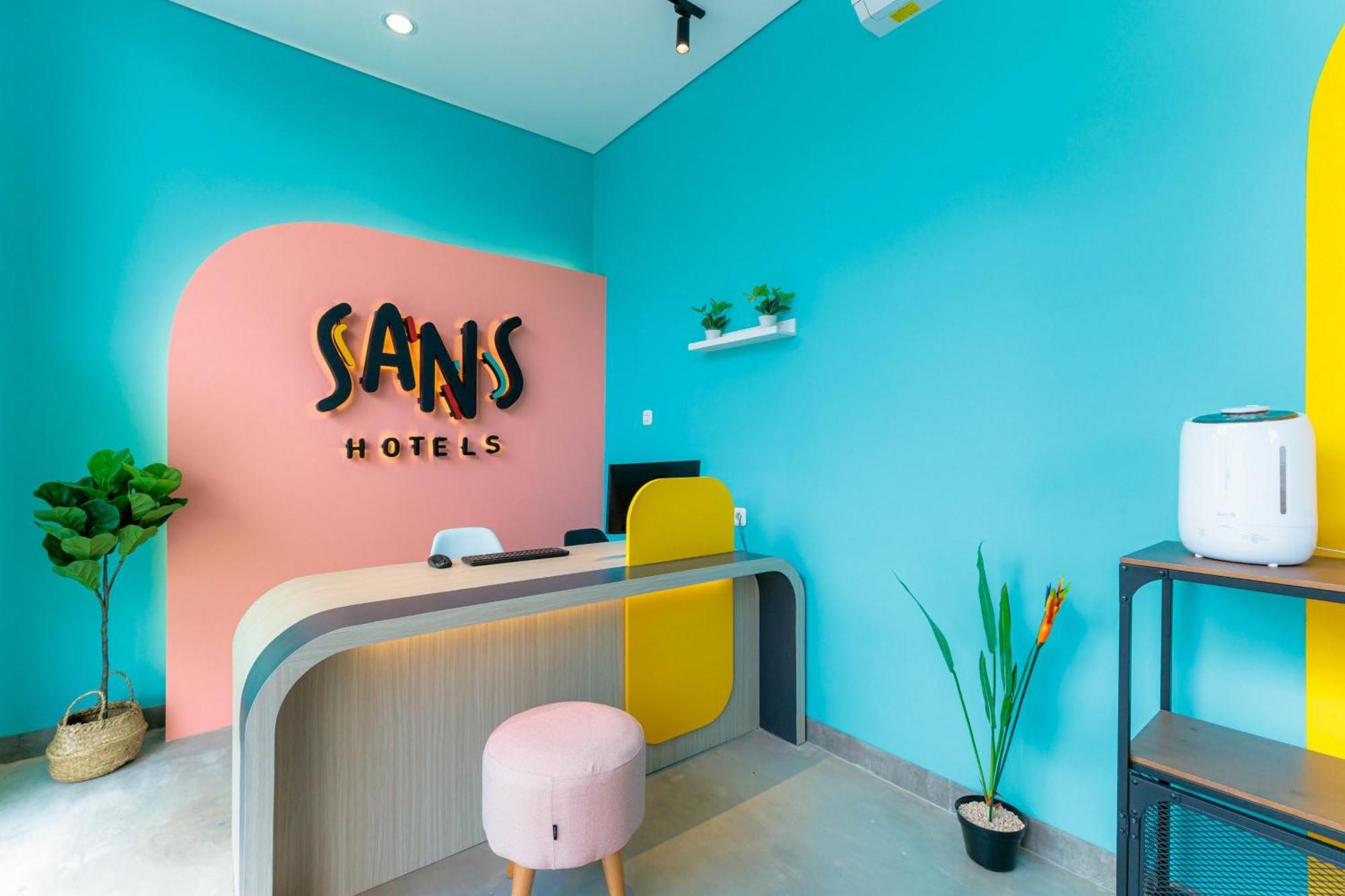 Sans Hotel Kelapa Gading Джакарта Екстериор снимка
