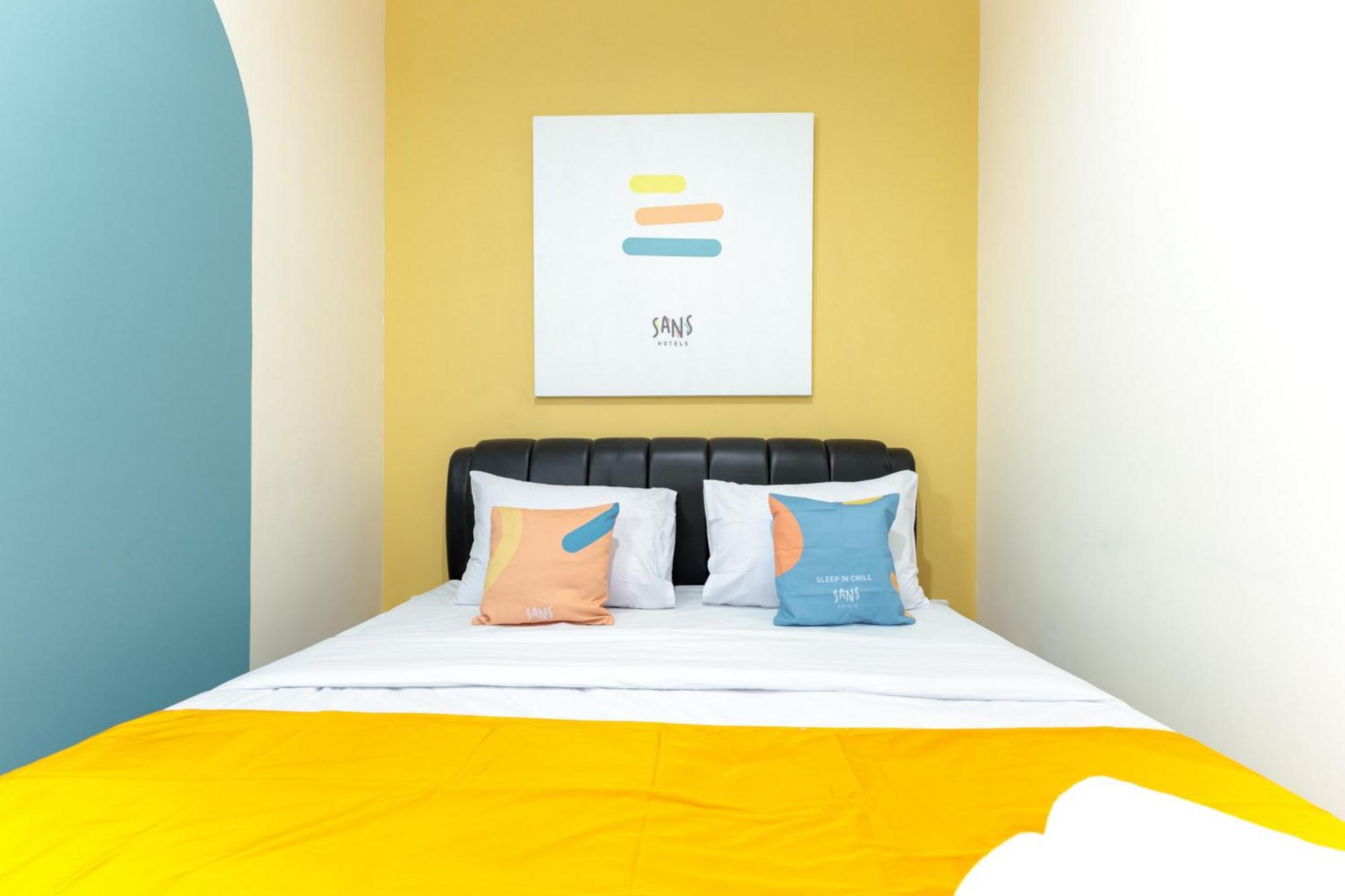 Sans Hotel Kelapa Gading Джакарта Екстериор снимка