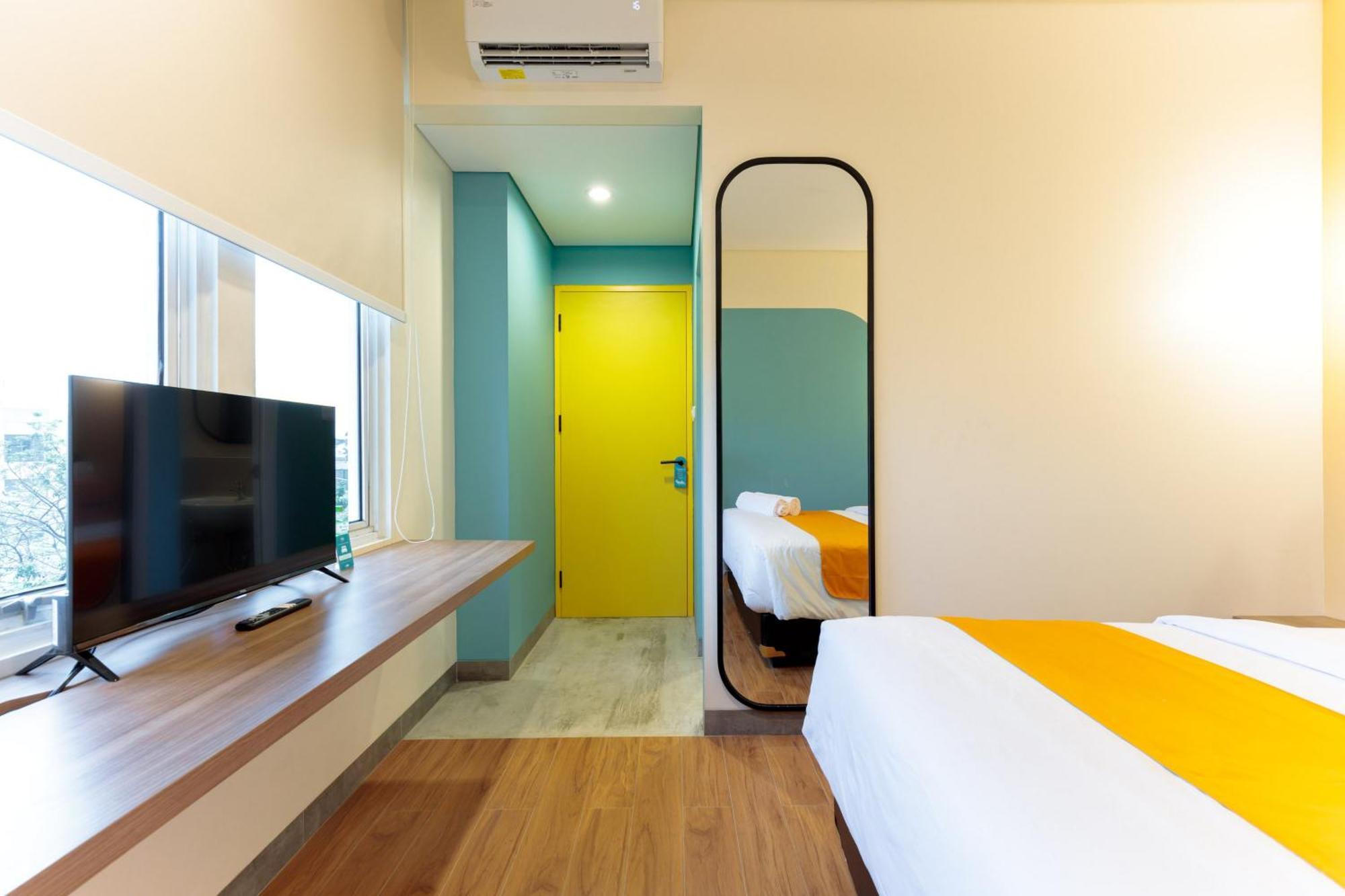Sans Hotel Kelapa Gading Джакарта Екстериор снимка